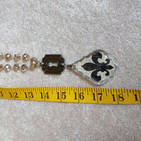 Pretty Necklace - Picture 5 of 5